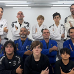 Luta apenas no tatame: Ivete Sangalo treina jiu-jitsu com o ex-marido e o filho