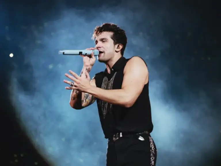 Luan Santana entrega qual é a ex que o bloqueou