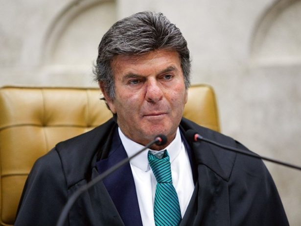 Fux cobra explicações da Câmara sobre CPI do INSS e pressiona governo