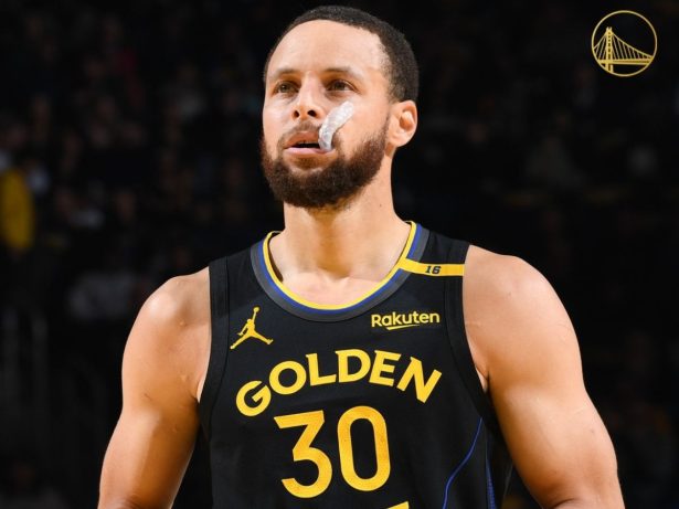 Baixa na NBA! Stephen Curry sofre lesão, mas Warriors largam na frente nos playoffs