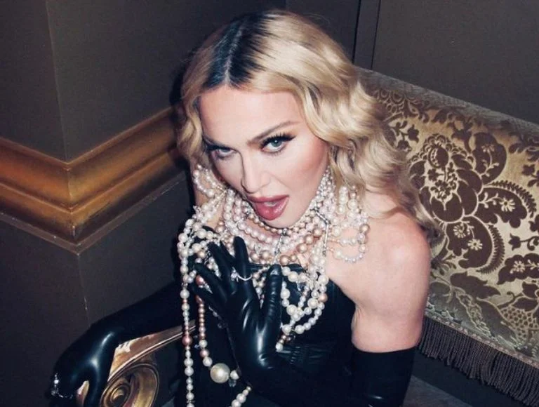 Madonna deixa recado a fãs brasileiros a um mês de show: “Safada está chegando”