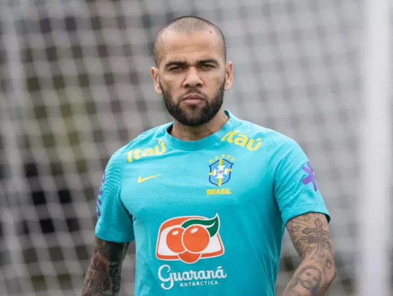 Mulher que acusa Daniel Alves de crime sexual recusa acordo de R$800 mil