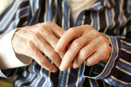 Estudo aponta que origem do Parkinson pode estar nos rins, e não no cérebro. Entenda!