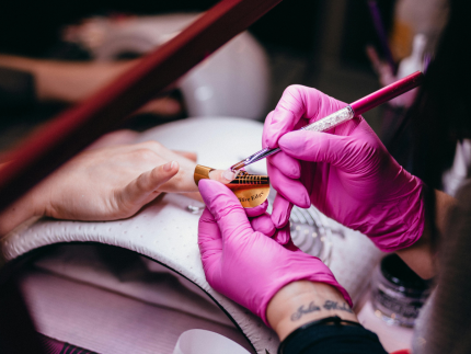 Hepatite na manicure: Veja como clientes e profissionais devem se proteger