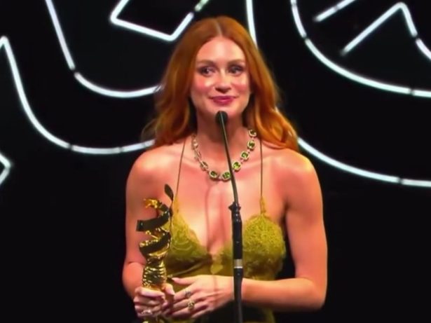 Marina Ruy Barbosa declara amor à moda ao ser premiada no Emigala em Dubai