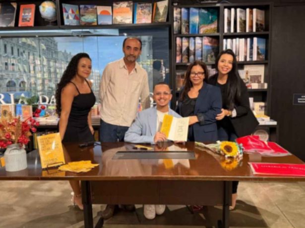 “Memórias de um Paciente no Fim do Mundo” estreia em Brasília; livro chega a leitores do país