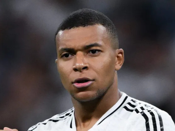 Real Madrid muda postura após crítica de Mbappé sobre maratona de jogos