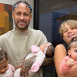 Neymar com os quatro fihos, Mavie, Davi Lucca, Helena e Mel