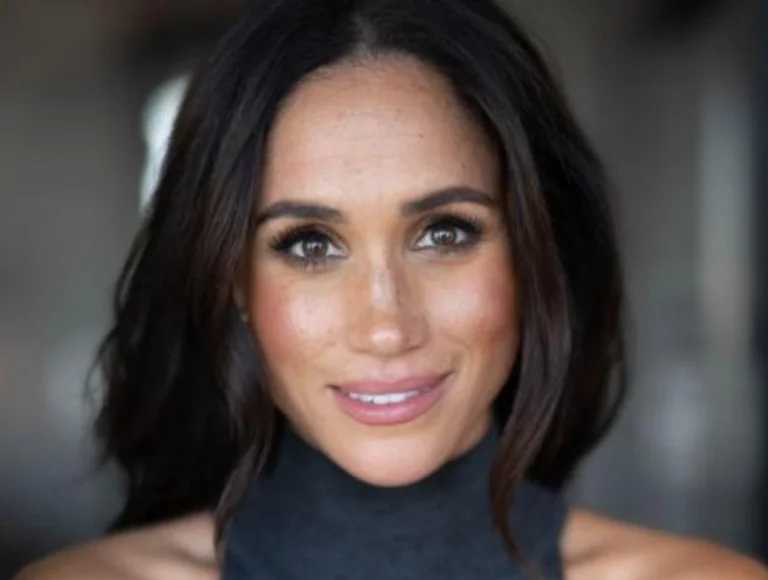 Meghan aparece sozinha enquanto rumores de “vidas separadas” com Harry crescem