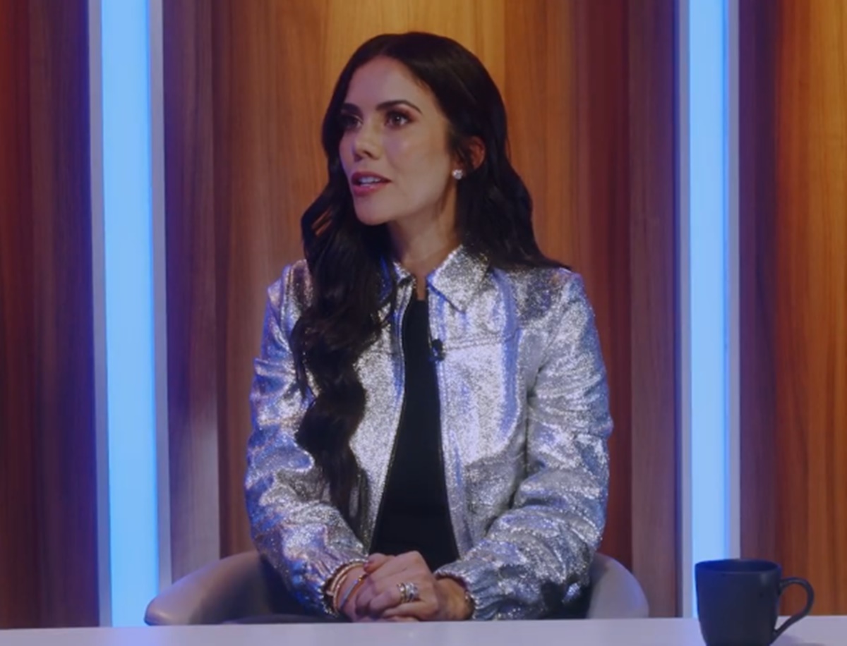 Daniela Albuquerque em entrevista no Programa Flávio Ricco, da Leo Dias TV / Reprodução 