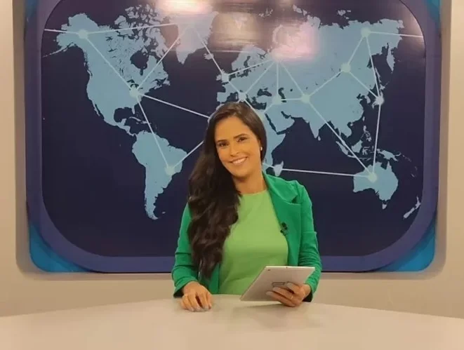 Apresentadora de jornal grávida morre aos 38 anos após internação