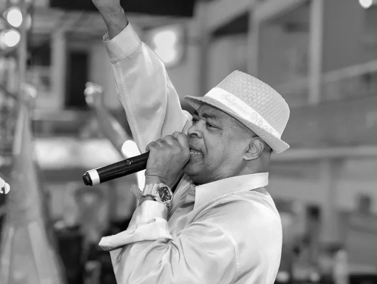 Morre o intérprete Quinho do Salgueiro, uma das maiores vozes do Carnaval