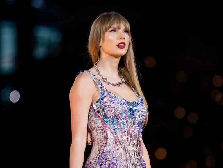 Morte de fã da Taylor Swift roda o mundo e vira manchete dos maiores jornais