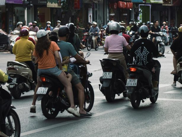 Justiça de São Paulo suspende serviço de moto por aplicativo e pede regulamentação