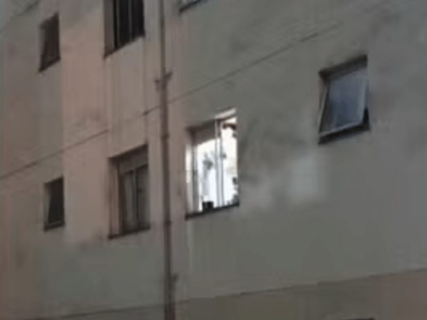 Mulher salta de prédio com filha nos braços para escapar do marido armado em SP