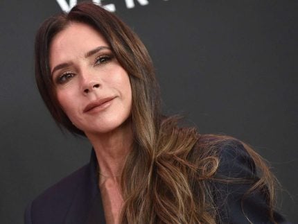 Victoria Beckham revela por que não sorri para fotos. Confira!