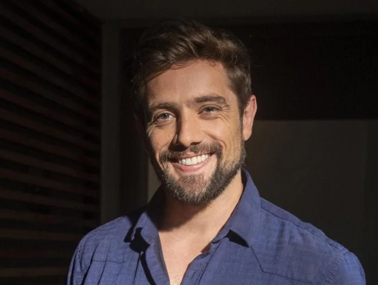 Nasceu! Rafael Cardoso participa de parto da filha com psicóloga