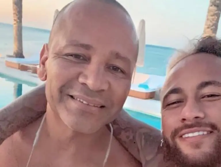 Neymar Pai: “Meu filho é solteiro, mas está namorando”. Veja a conversa entre Leo Dias e pai do jogador!