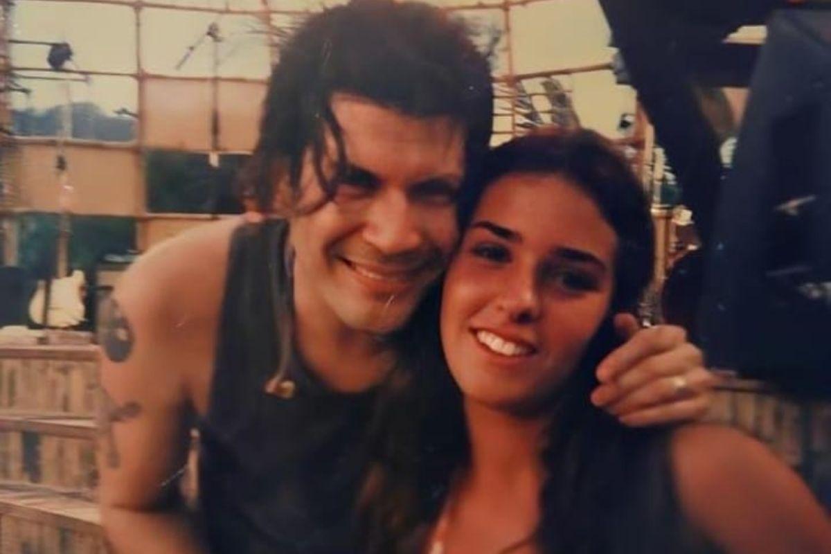 Paulo Ricardo posta foto de primeiro encontro com esposa
