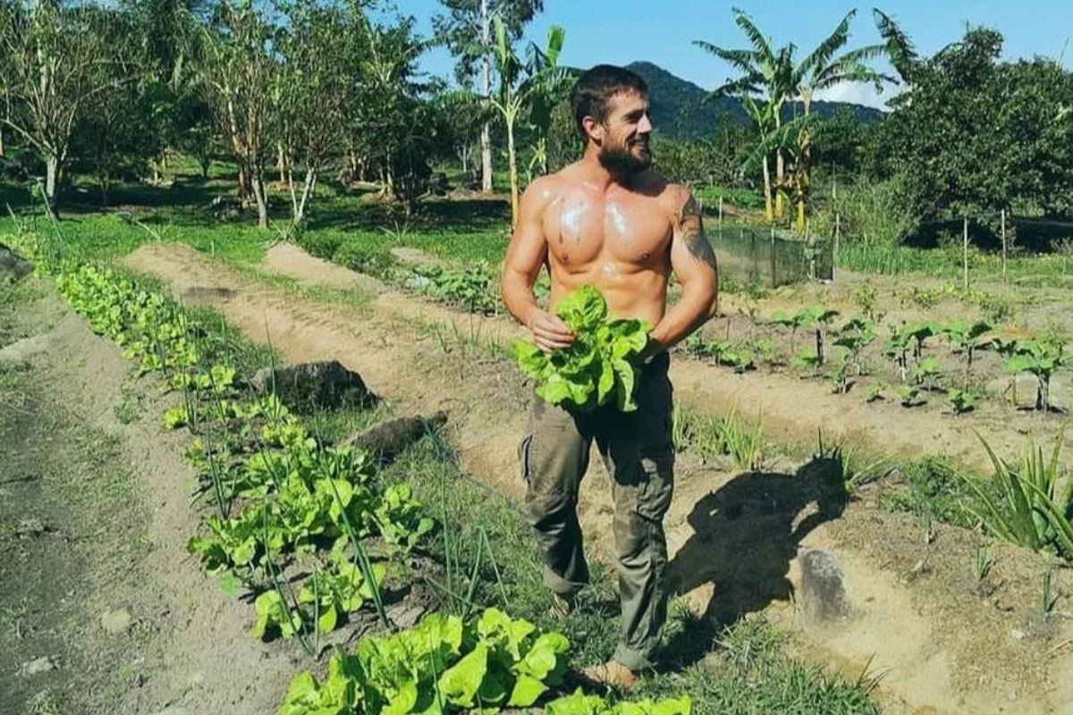 Rafael Cardoso se isola em fazenda e pensa em desistir de ser ator