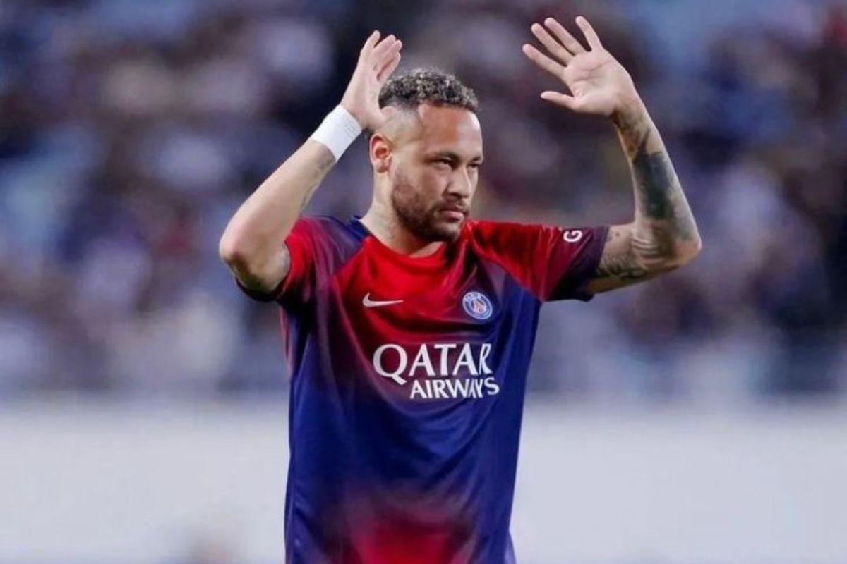 Neymar quer sair de PSG na próxima transferência, diz imprensa francesa
