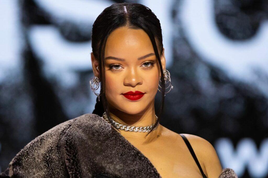 Rihanna dá à luz a segundo filho com rapper, diz site