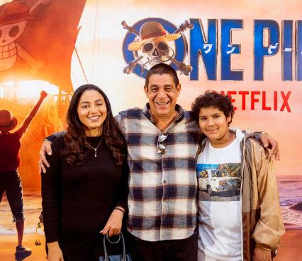 Rolê aleatório: Zeca Pagodinho vai a evento nerd da Netflix
