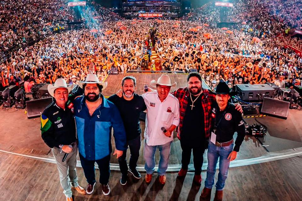 Embaixadores, César Menotti e Fabiano fazem primeiro show em Barretos no sábado