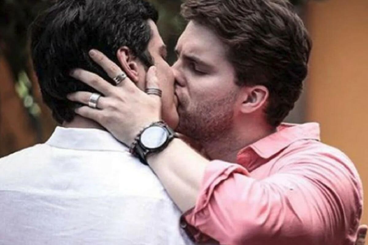 Thiago Fragoso comenta beijo gay com Mateus Solano em novela. Leia!