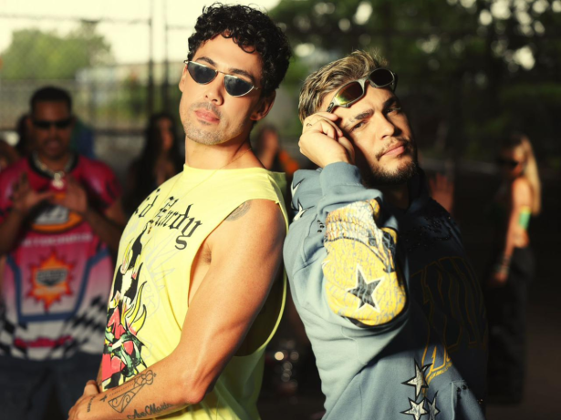 Com direito a rooftop, metrô e chuva em estúdio, Rafael Campelo lança novo clipe com MC WM