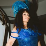 Atriz Jussara Calmon fala da emoção de voltar à Beija-Flor: “A Sapucaí nunca vira rotina”