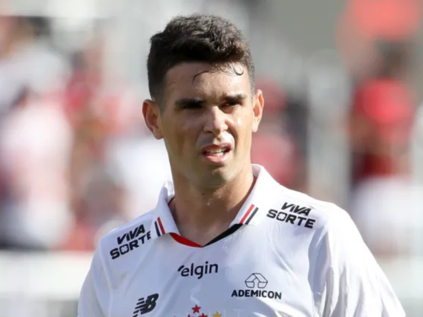 Após desmaio e alteração cardíaca, Oscar, do São Paulo, tem diagnóstico confirmado