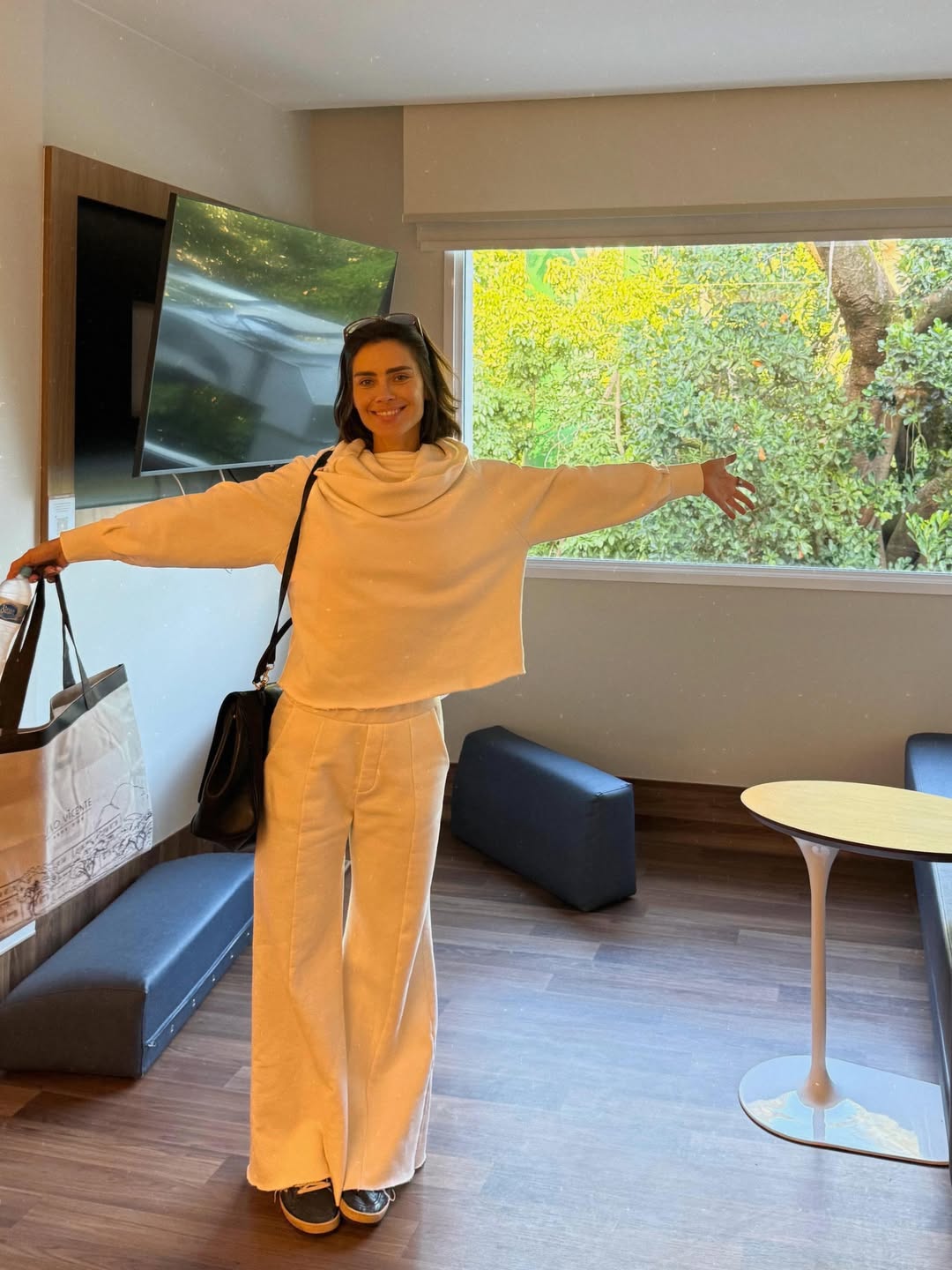 Reprodução: Instagram/@loracarola