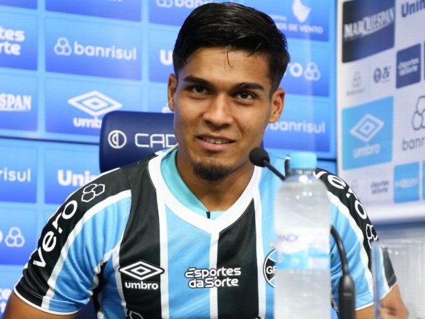 Grêmio recebe transfer ban da FIFA e fica impedido de registrar reforços por três janelas