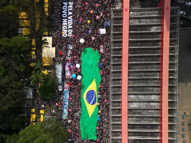 Protestos tomam ruas de várias cidades contra PEC da Blindagem e anistia