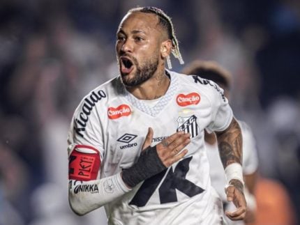 Neymar se pronuncia após bater boca com torcedor: “Ofendido de forma injusta”