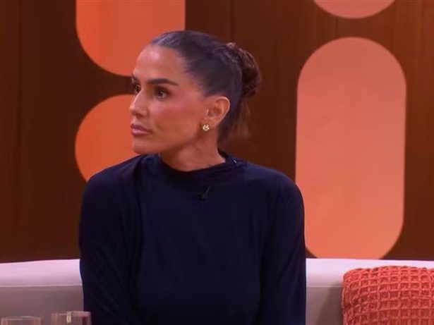 Deborah Secco confessa não acreditar em monogamia: “Fui traída em todas as relações”