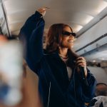 Ludmilla nas alturas! Cantora pega fãs de surpresa com show a bordo de avião