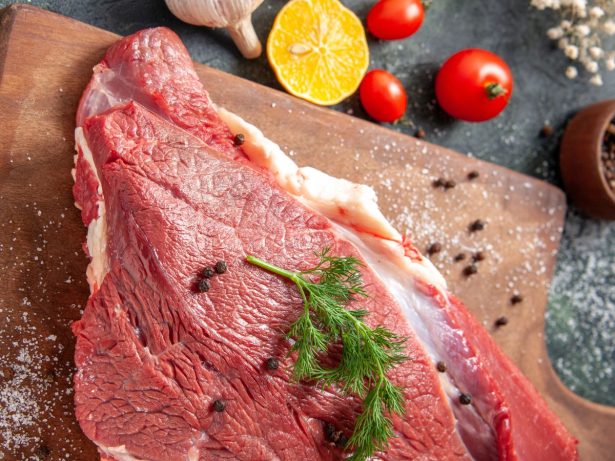 União Europeia proíbe importação de carnes, ovos e animais do Brasil