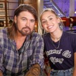 Miley Cyrus faz as pazes com o pai em nova música após anos de brigas: “Bandeira branca”