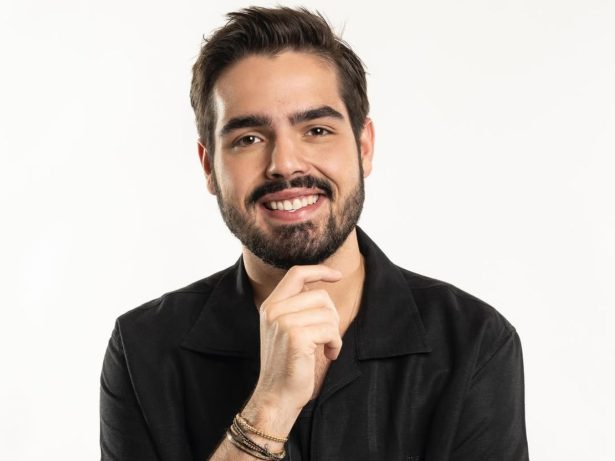 João Silva traz Neymar, Lucas Guimarães e Gkay em estreia de programa no SBT