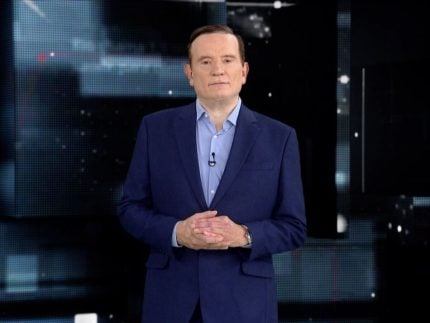Roberto Cabrini volta a lista de obras mais vendidas com livro de reportagens