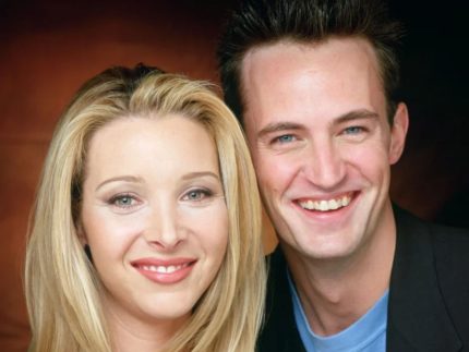 Lisa Kudrow fala como novo papel na Netflix ajudou no luto por Matthew Perry