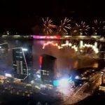 Já é 2025 lá na China! Xangai celebra o Ano Novo com lindo show de fogos