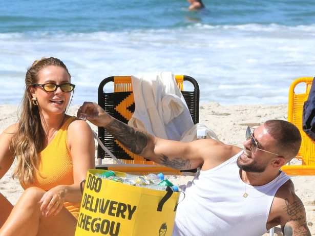 Paolla Oliveira e Diogo Nogueira aproveitam calorão e curtem praia do Rio