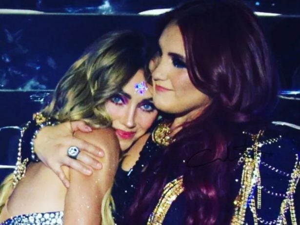 Dulce María manda mensagem de aniversário para Anahí: “Continue brilhando”
