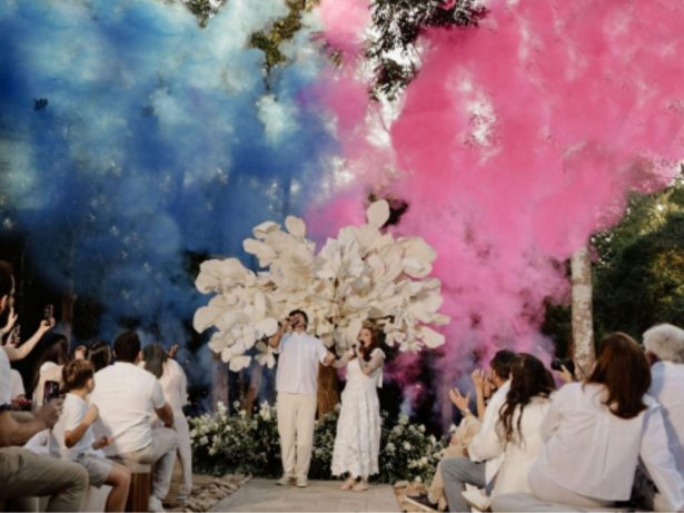 Cantores Julliany Souza e Léo Brandão celebram em chá revelação dos gêmeos