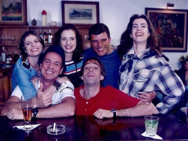 Débora Bloch resgata fotos de programa que apresentava com Fernanda Torres
