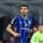 Preso por 12 dias no Irã, atacante da Inter de Milão busca liberação para jogar o Mundial