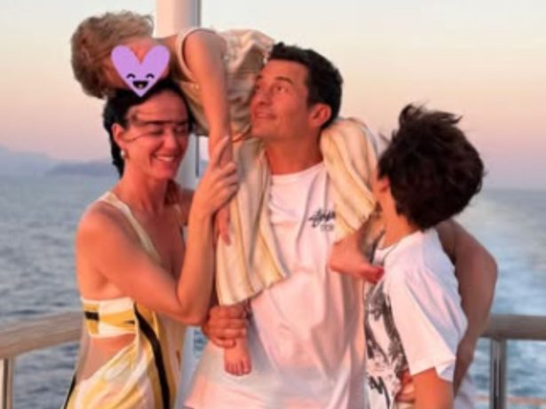 Após anunciar divórcio, Orlando Bloom posa ao lado de Katy Perry em nova foto